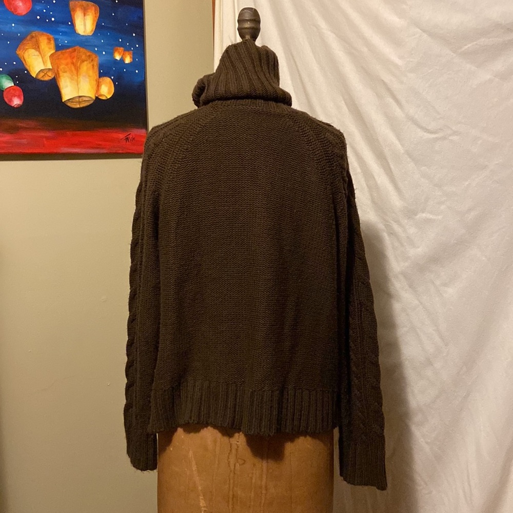 Sweater - Picture 8 of 11